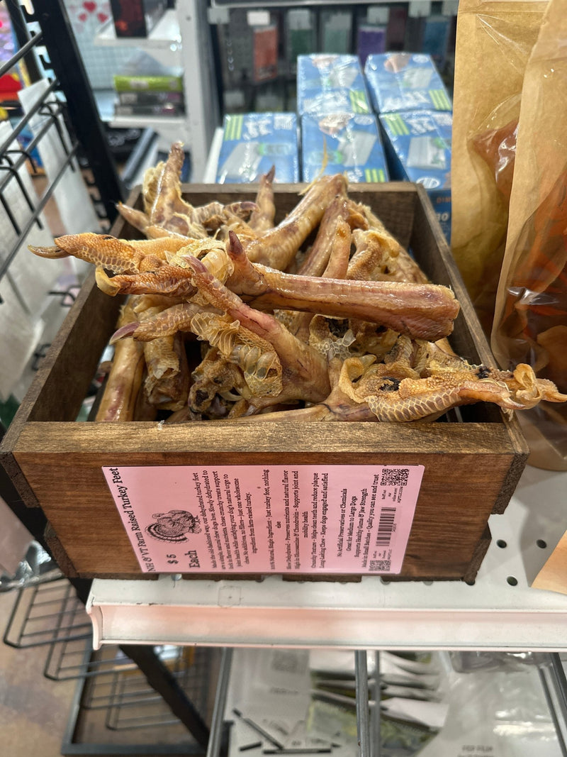 Load image into Gallery viewer, Abigails Turkey Feet Dog Treat - Cobbco
