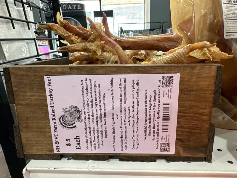 Load image into Gallery viewer, Abigails Turkey Feet Dog Treat - Cobbco
